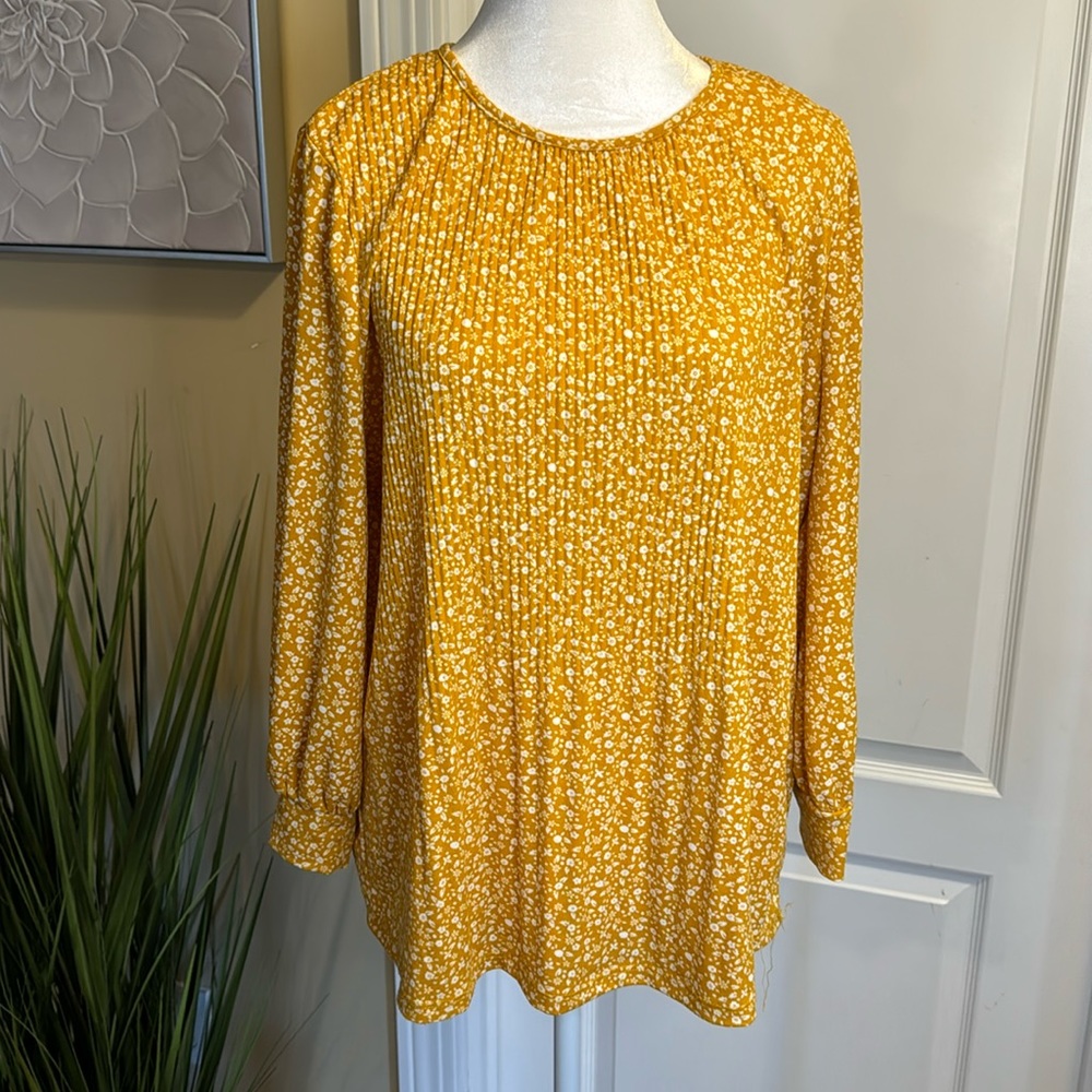 Adrianna Papell Yellow Blouse with White Flower Print – Size Large